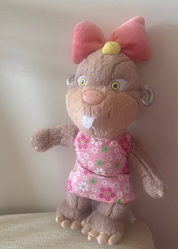 Pembe Çiçekli Elbise ve Fiyonklu Peluş Oyuncak - Görsel 3