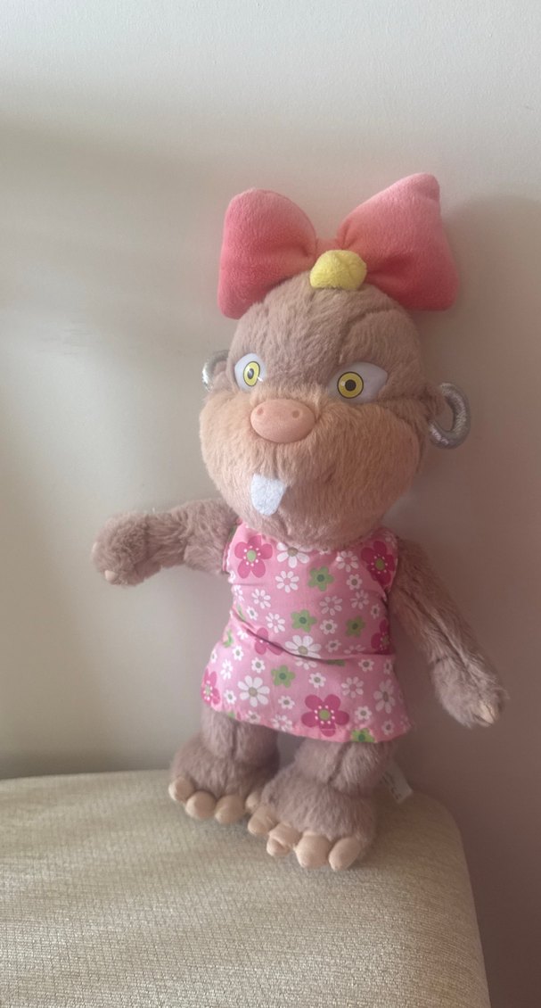 Pembe Çiçekli Elbise ve Fiyonklu Peluş Oyuncak - Görsel 3