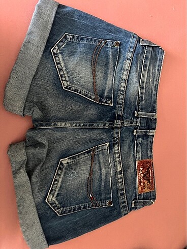 26 Beden Tommy Hilfiger kot şort
