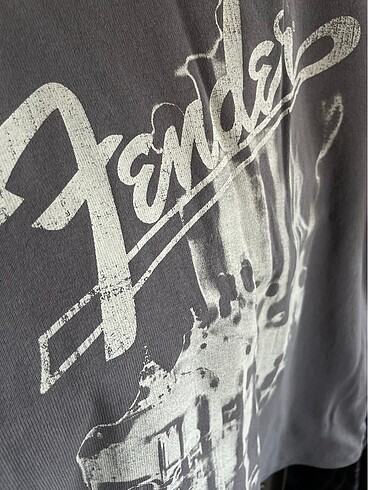 l Beden h&m fender tee
