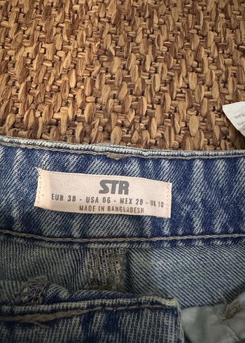 Stradivarius Denim Şort - Görsel 2