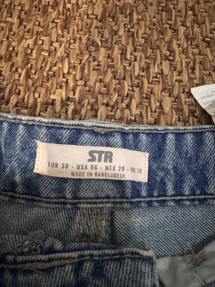 Stradivarius Denim Şort - Görsel 2