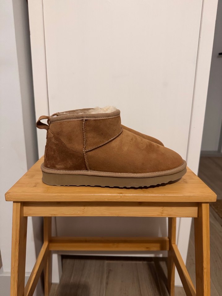 UGG Taba Rengi Bot. 39 numara - Görsel 3