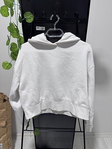 Zara sweatshirt
