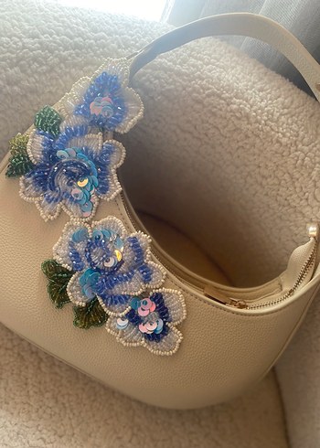 Zara Mavi Nakışlı Boncuklu Kadın Çantası
