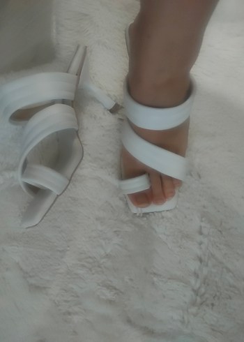 Beyaz Bambi Topuklu Terlik - Görsel 5