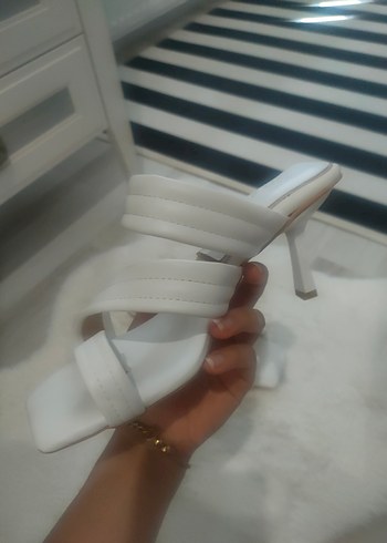 Beyaz Bambi Topuklu Terlik - Görsel 8