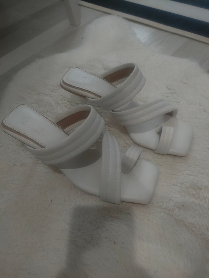 Beyaz Bambi Topuklu Terlik - Görsel 2