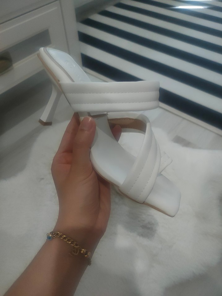 Beyaz Bambi Topuklu Terlik - Görsel 3