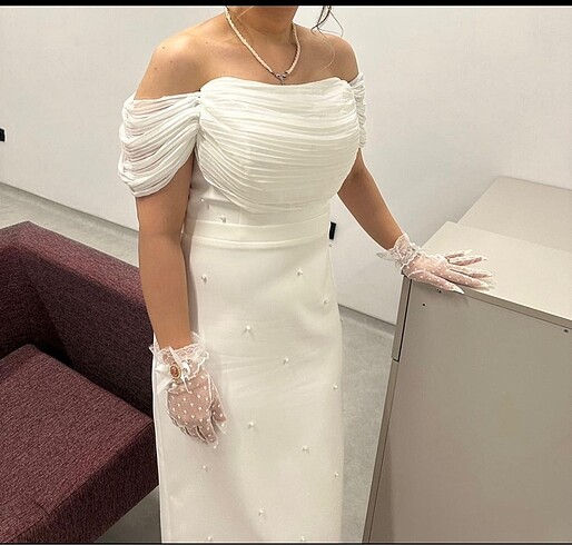 İnci detaylı nikah elbisesi