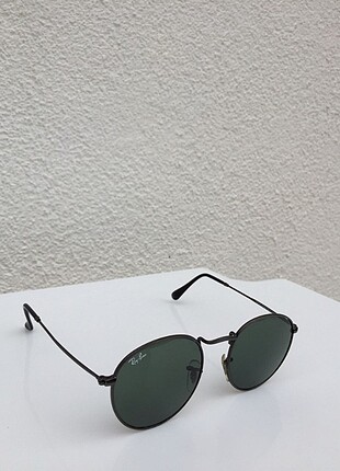 Beden Rayban 3447 orjinaldir çizik yoktur