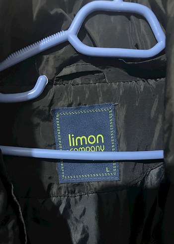 Kadın Siyah Fermuarlı Yüksek Yakalı Mont - Görsel 2