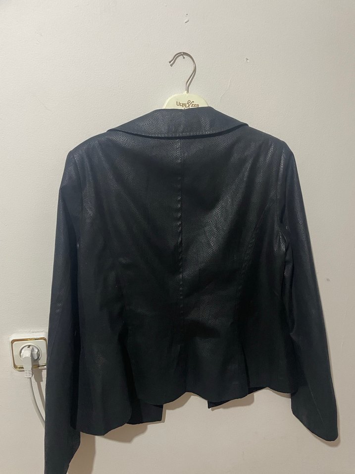 Siyah Kadın Deri Mini Ceket - Görsel 4