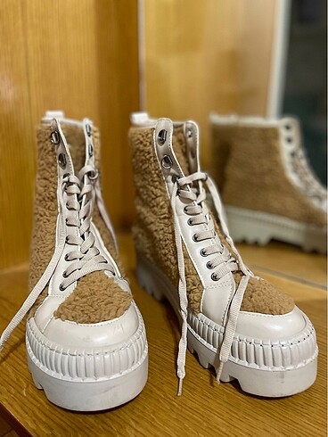 Ugg Pofuduk bot