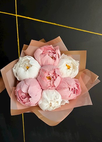 Pembe ve Beyaz Pastel şakayık buketi