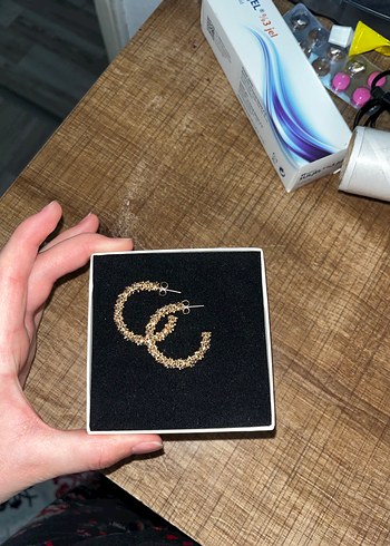  Beden Hm Boncuk Detaylı Altın Renk Mini Halka Küpe