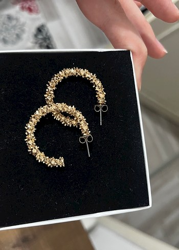 H&M Hm Boncuk Detaylı Altın Renk Mini Halka Küpe