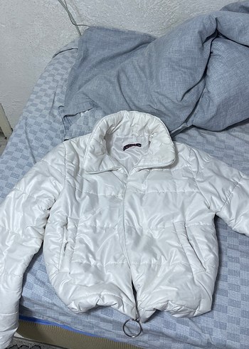 Beyaz Kadın Puff Mont, Midi Boy, Yaka Detaylı