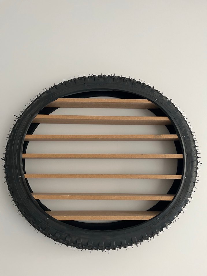 Bej ve Siyah Çocuk Rafı - Görsel 3