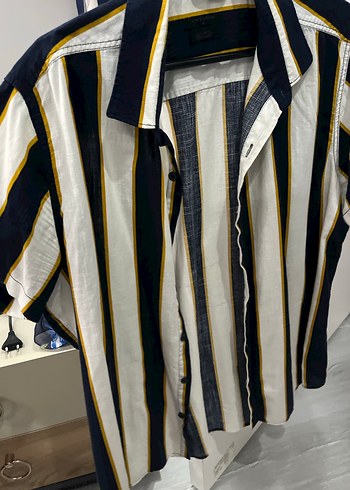 Erkek Sarı Çizgili Kısa Kollu Gömlek - Görsel 4