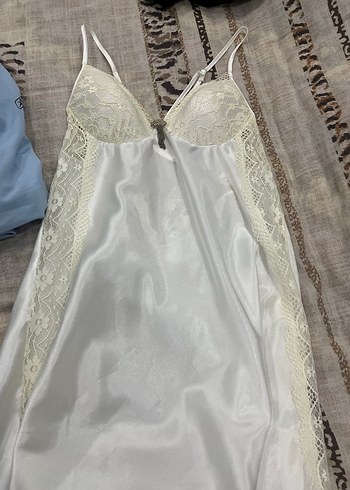 Beyaz Kadın Saten Pijama Takımı - Görsel 12