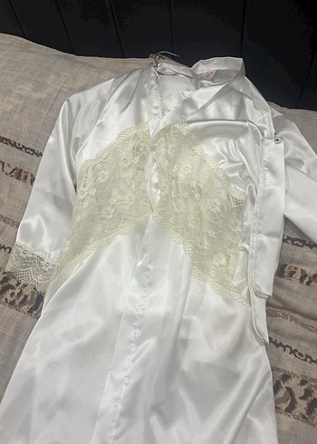 Beyaz Kadın Saten Pijama Takımı - Görsel 8