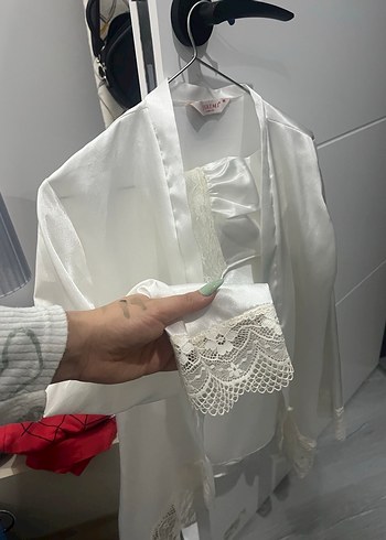 Beyaz Kadın Saten Pijama Takımı - Görsel 7