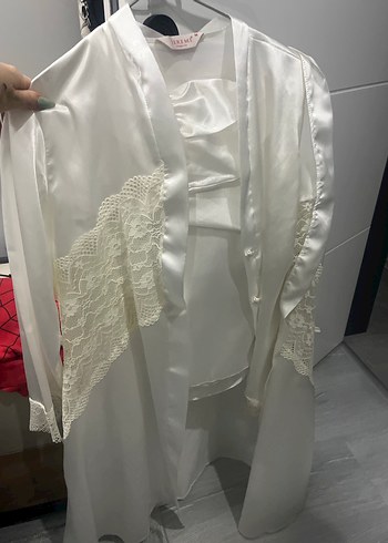 Beyaz Kadın Saten Pijama Takımı - Görsel 9