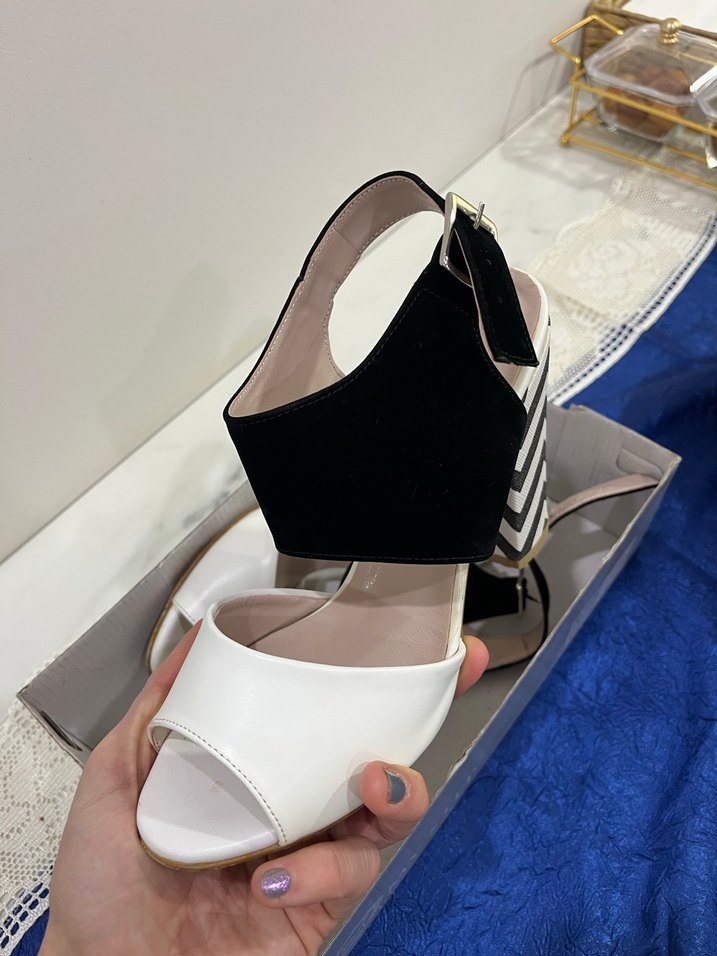 Zebra Desenli Tokalı Kadın Topuklu Ayakkabı - Görsel 2