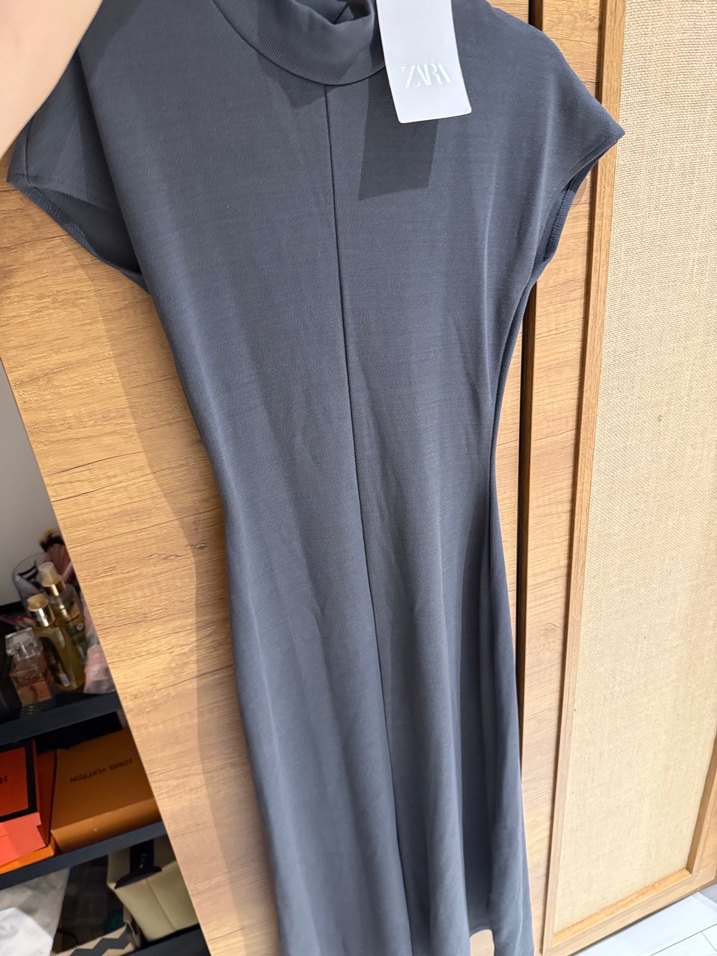 Zara elbise Gri Yüksek Yakalı Kolsuz Uzun Elbise - Görsel 4