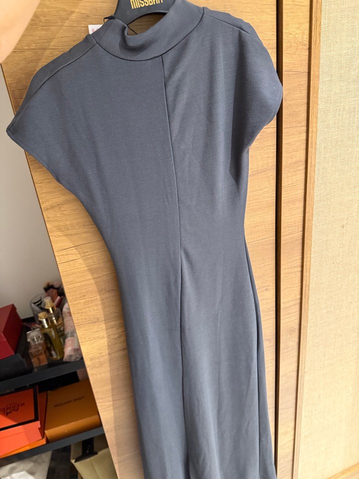 Zara elbise Gri Yüksek Yakalı Kolsuz Uzun Elbise - Görsel 3