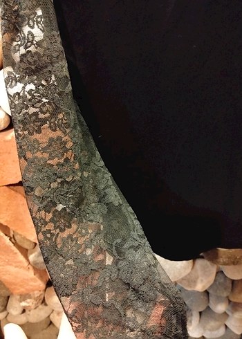 Siyah Dantel Detaylı Kadın Süet Bluz - Görsel 3