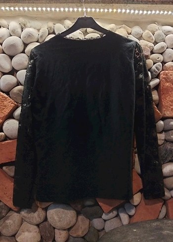 Siyah Dantel Detaylı Kadın Süet Bluz - Görsel 2