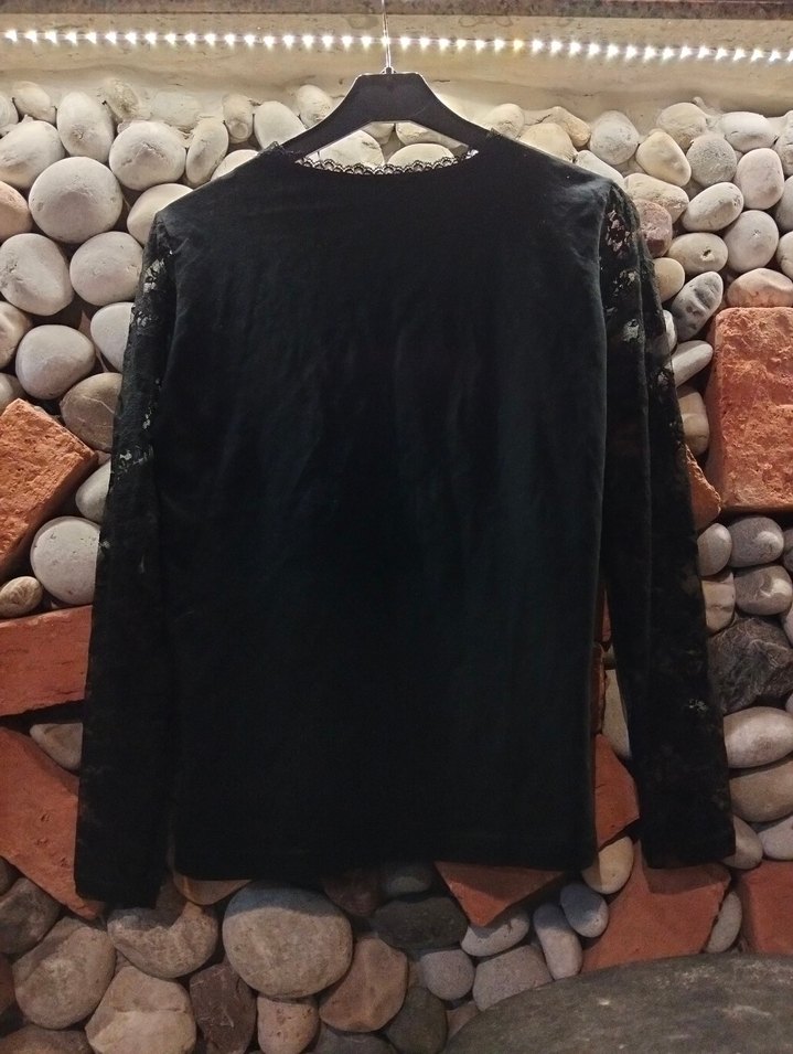Siyah Dantel Detaylı Kadın Süet Bluz - Görsel 2