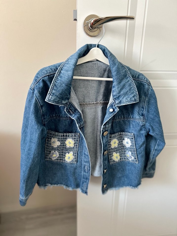 Nakışlı Düğmeli Mavi Denim Ceket - Görsel 2