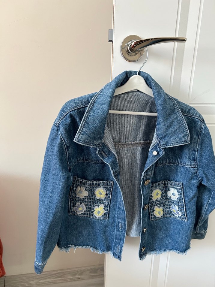 Nakışlı Düğmeli Mavi Denim Ceket - Görsel 3