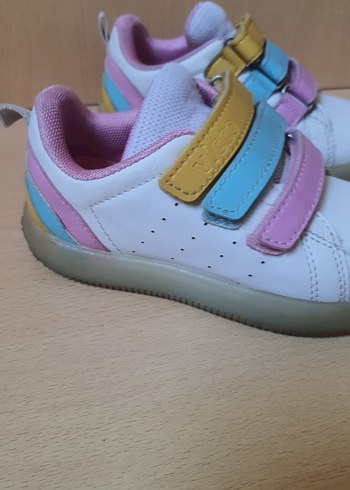 Kız Çocuk Çok Renkli Cırt Cırtlı Spor Ayakkabı - Görsel 4