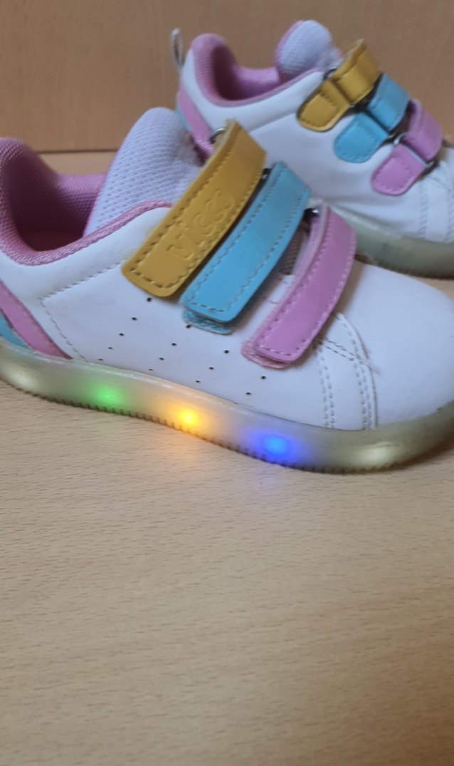 Kız Çocuk Çok Renkli Cırt Cırtlı Spor Ayakkabı - Görsel 5