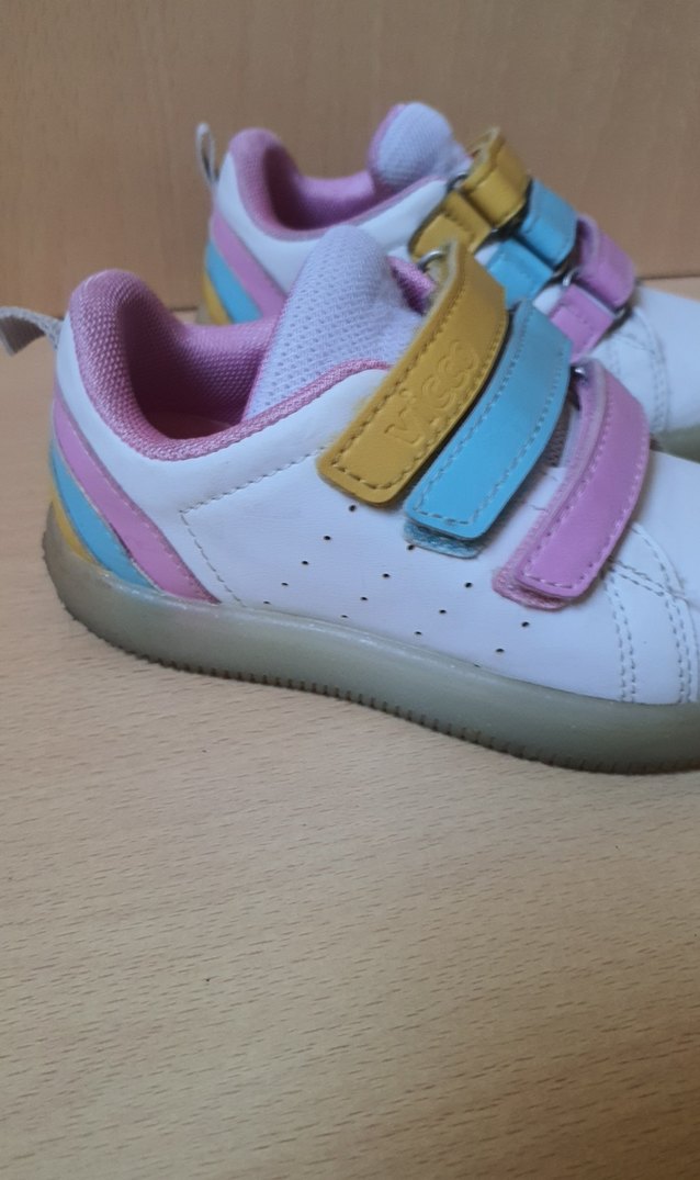 Kız Çocuk Çok Renkli Cırt Cırtlı Spor Ayakkabı - Görsel 4