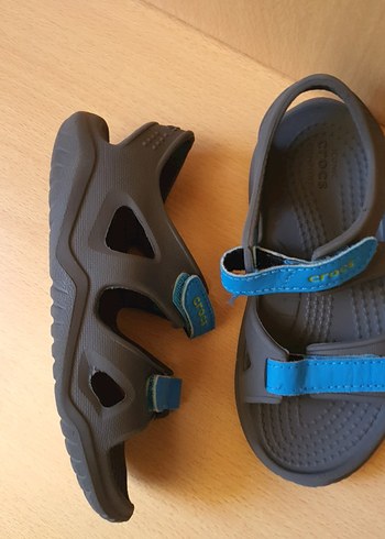 25 Beden Mavi Gri Erkek Çocuk Crocs Sandalet