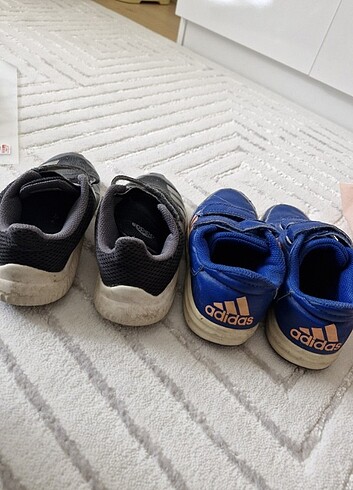 İki Adidas 