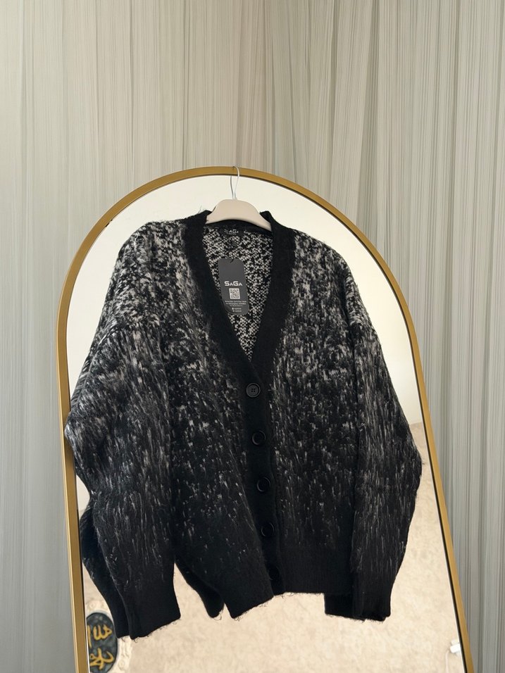 Kürk Detaylı Siyah Batik Desenli Kadın Hırka - Görsel 4