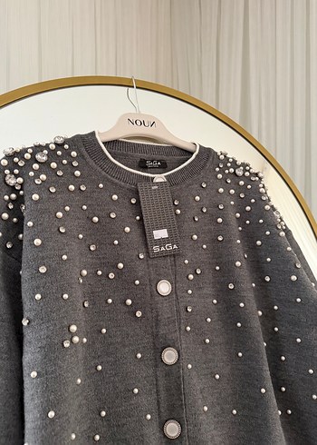 Düğmeli Gri Nakışlı Kadın Triko - Görsel 2