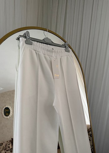 Beyaz Midi Kadın Pantolon - Görsel 2
