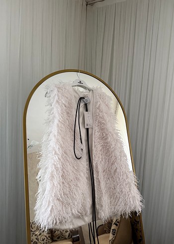 Kürk Detaylı Uzun Beyaz Kadın Yelek - Görsel 3