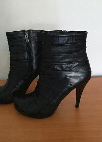 Siyah Pliseli Deri Stiletto Bot - Görsel 3