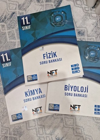 11.Sınıf Fizik,Kimya,Biyoloji Soru Bankası 3 kitap 120 TL