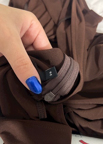 Drapeli V Yaka Kahverengi Uzun Bohem Elbise - Görsel 3