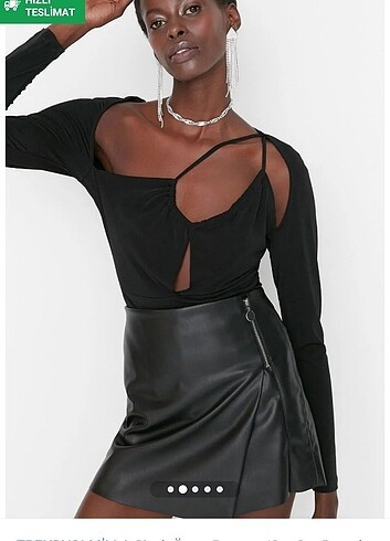 Trendyol asimetrik yaka body