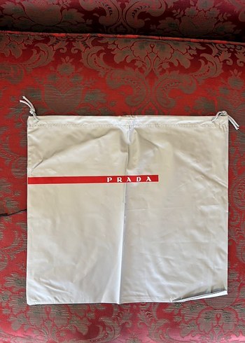 Prada ürünü